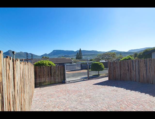 3 BEDROOM HOUSE TO LET IN SUNNYDALE